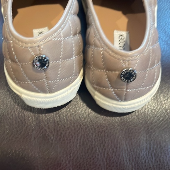 Steve Madden- Taupe Quilted Ecentrcq Sluo On Sneakers- Worn Once- 7 1/2 - Picture 2 of 10